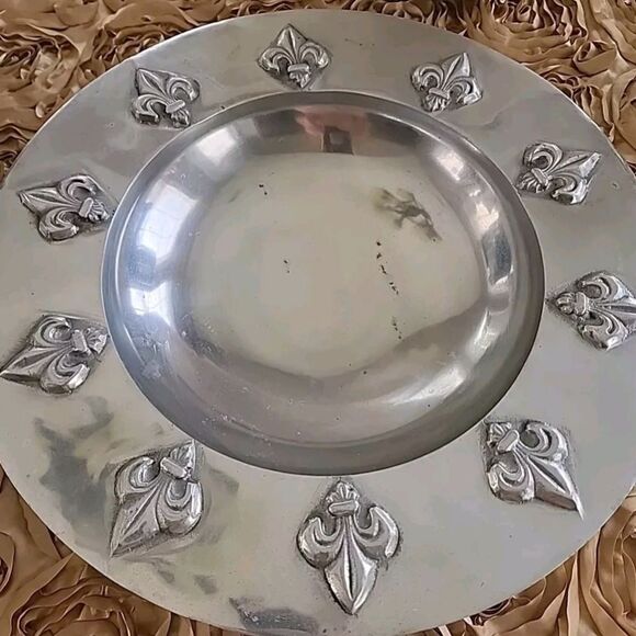 ⚜️Fleur de lis Cast Aluminum Bowl - Picture 2 of 12